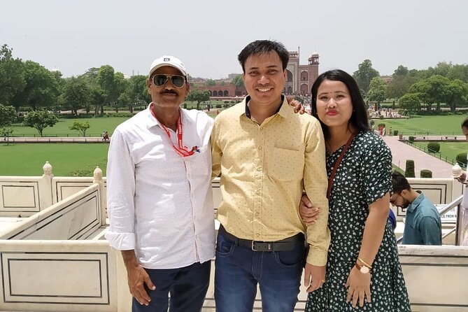 From Delhi : Taj Mahal Luxury Tour Package by Car - Lunch at a luxury restaurant, and why that matters on a long day
