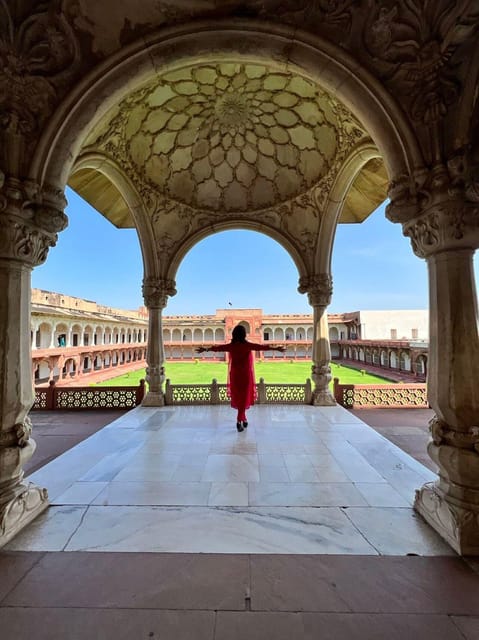 From Delhi: Taj Mahal Sunrise & Agra Tour with Tickets - Agra Fort in 1 hour, what you can realistically see