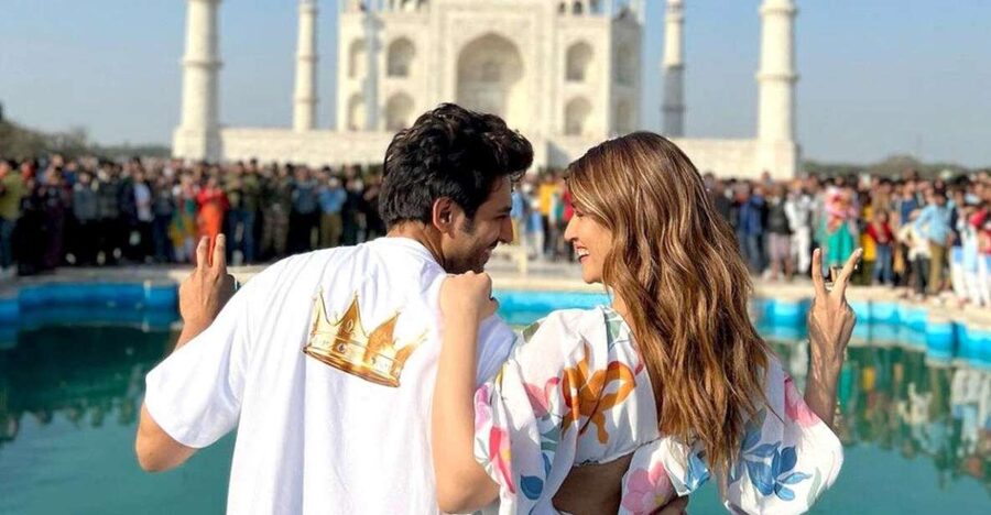 From Delhi: Taj Mahal Tour with Professional Photographer - Delhi to Agra by private car, with a driver who reduces day-trip stress