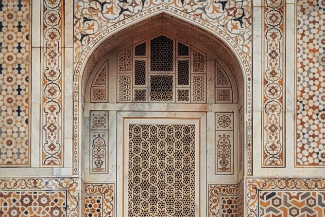 From delhi:(Vip entry)All Inclusive Taj Mahal & Red Fort day trip - Price and value: what $120 per person is really buying