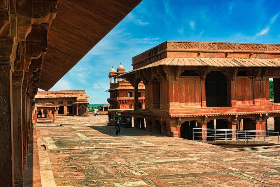 From Jaipur: Same Day Taj Mahal Tour with Fatehpur Sikri - Agra Fort (Red Fort): 94 acres, and a timeline you can follow