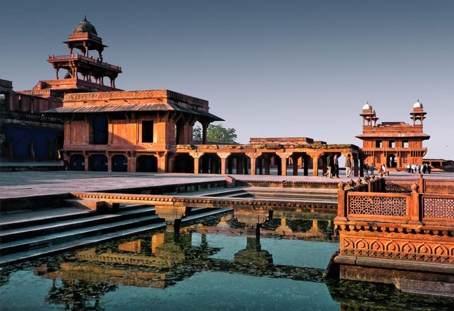 From Jaipur: Same Day Taj Mahal Tour with Fatehpur Sikri - Lunch break and staying human through the long day