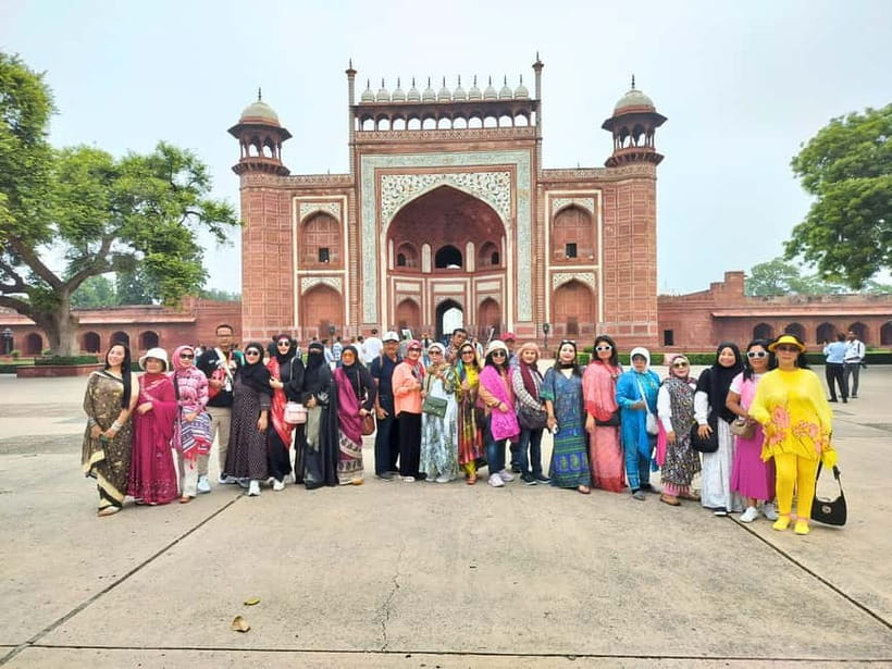 From Jaipur: Taj Mahal, Agra Fort, Baby Taj Day Trip by Car - Agra Fort in one hour: what you can actually appreciate