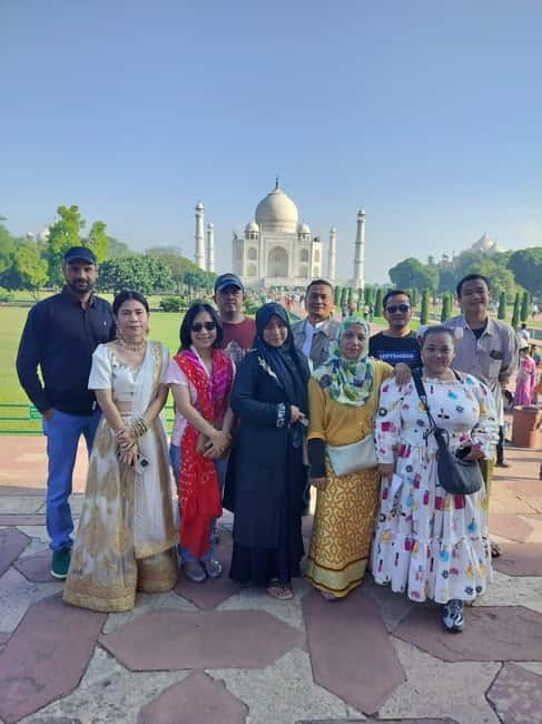 From Jaipur: Taj Mahal, Agra Fort, Baby Taj Day Trip by Car - Lunch, shopping, and how to keep the day feeling like yours