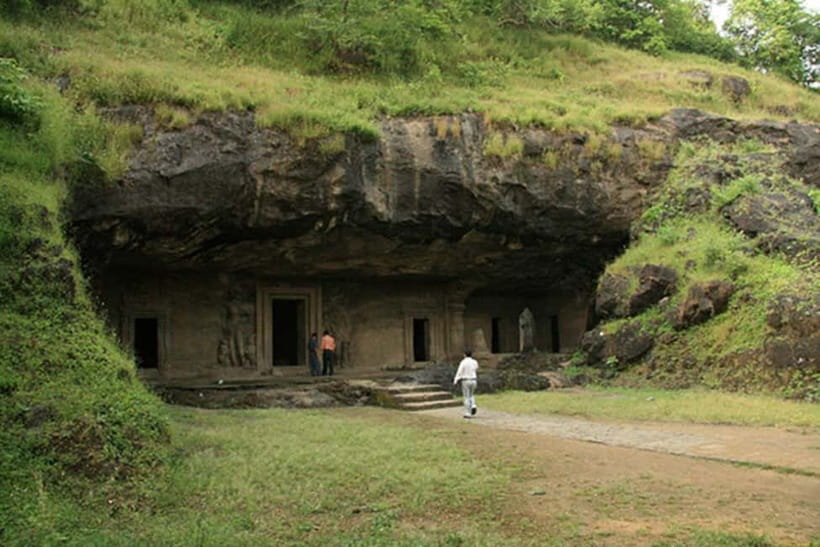 From Mumbai: Half-Day Elephanta Caves Tour with Ferry Ride - Ferry From Gateway of India: The View Part You’ll Actually Remember