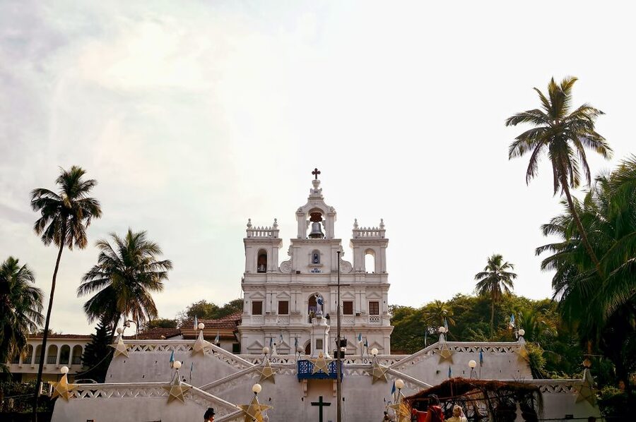 From Panaji: North Goa Guided Sightseeing Tour - Panjim Church, Altinho Hill steps, and Archbishop’s Palace