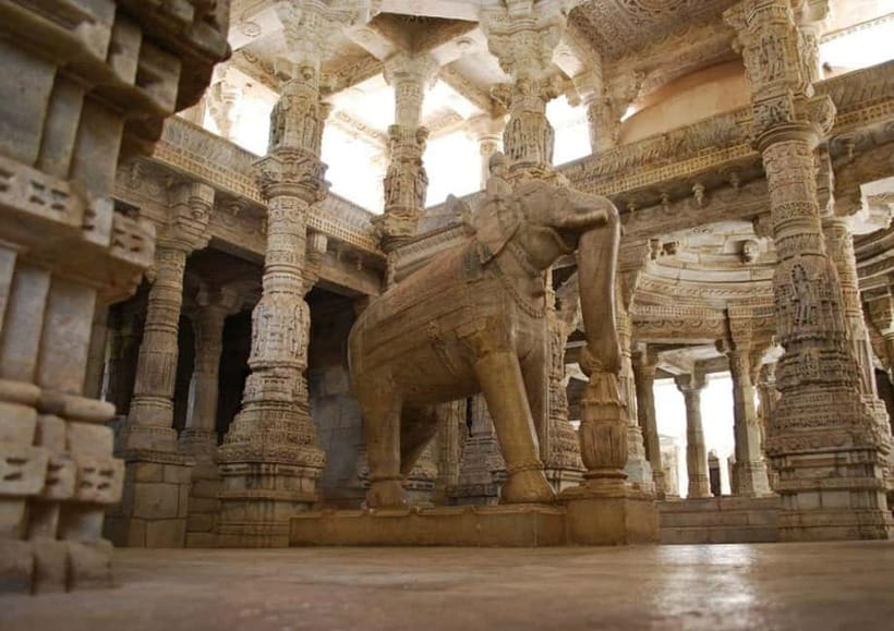From Udaipur To Kumbhalgarh To Ranakpur To Jodhpur One Way - Entrance fees and guide choices: how to plan your on-site experience