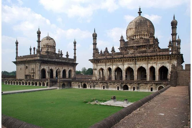 Full day guided tour of Hyderabad - Charminar, Macca Masjid, and the old-city bazaar hour