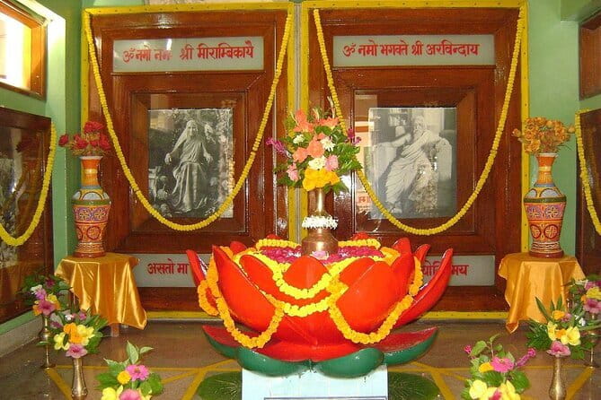 Full Day Guided Tour of Pondicherry with lunch and hotel pickup - Sri Aurobindo Ashram: where the city’s philosophy starts