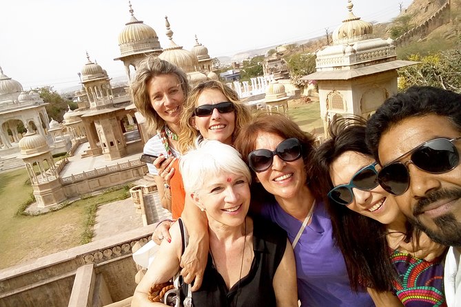 Full-Day Jaipur Sightseeing Tour by Car and Guide - Hawa Mahal: the Wind Palace as a photo-and-story stop