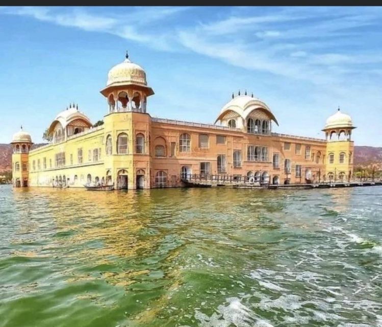 Full day Jaipur sightseeing tour by tuk tuk. - City Palace and why it pairs well with Jantar Mantar