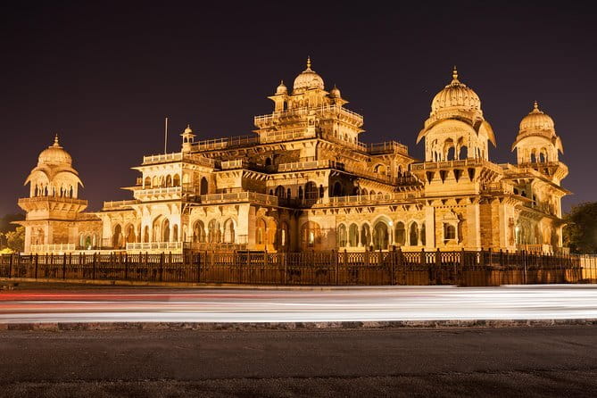 Full Day Jaipur Sightseeing Tour By Tuk Tuk - Gatore Ki Chhatriyan: royal cremation cenotaphs with carved character