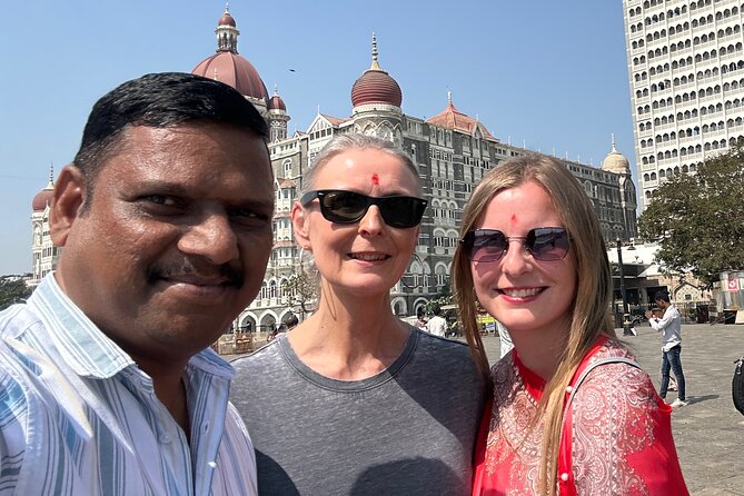 Full Day Mumbai Sightseeing With Elephanta Caves Private Tour - Hanging Gardens and Marine Drive: viewpoints for the way Mumbai breathes