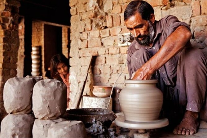 Full-Day Privat Sightseeing in Mumbai & Dharavi Tour with Pick Up - Price and value for $88 with pickup, tickets, and snacks