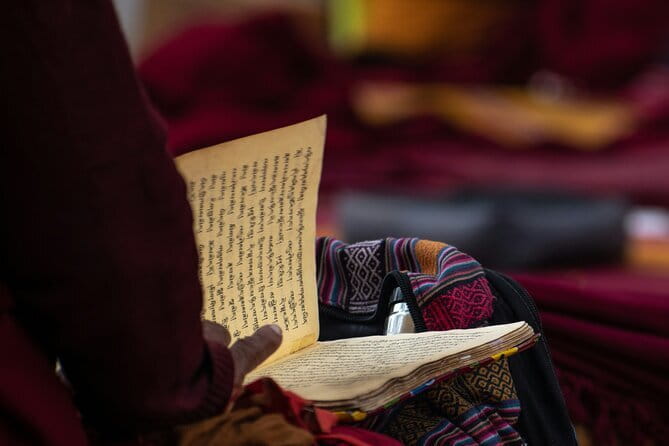 Full-Day Private Bodh Gaya Spirituality Tour from Varanasi - Bodhi Tree pause: why 45 minutes matters