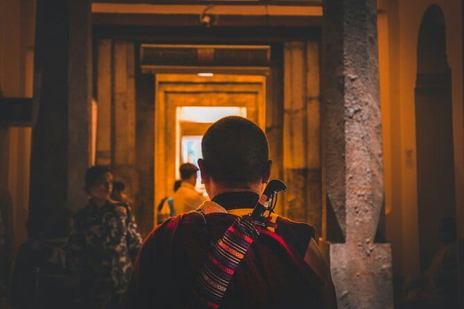 Full-Day Private Bodh Gaya Spirituality Tour from Varanasi - Mahabodhi Temple: the UNESCO heart of the visit