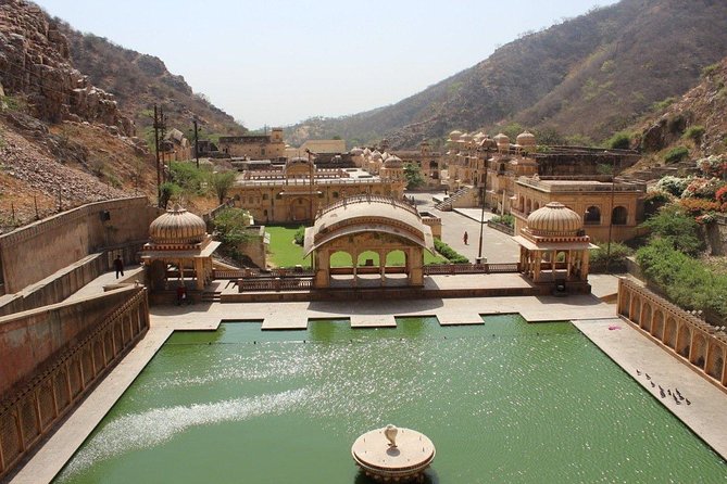 Full-Day Private City Tour of Jaipur - How private pickup and bundled entry fees help your Jaipur day