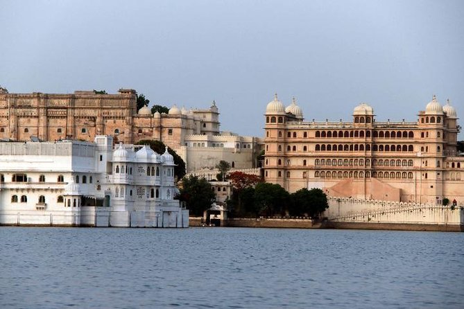 Full-Day Private City Tour of Udaipur Including Boat Ride in Lake Pichola - Saheliyon ki Bari: Garden of Royal Ladies and a calmer afternoon pace