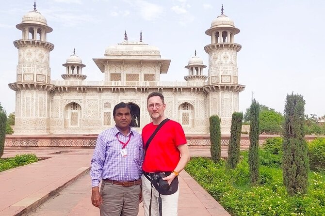 Full day Private tour from Delhi to Agra - Lunch at a 5-star restaurant: included, but plan around the menu
