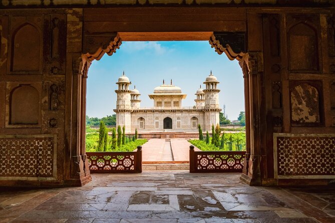 Full Day Taj Mahal, Agra Fort & Baby Taj Tour from Delhi by Car - Pickup zones, vehicle size, and the comfort factor