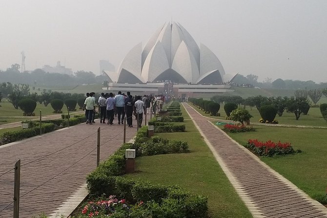 Full Day Tour of Delhi With Guide & Entrances - Old Delhi: Jama Masjid and the Rickshaw Ride Reality Check