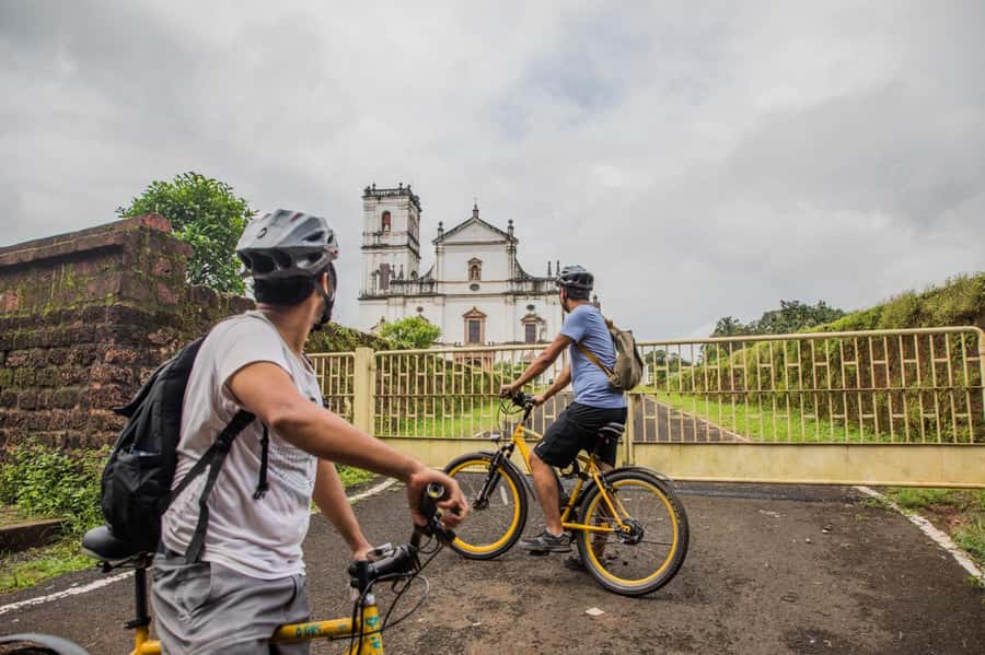 Goa: Old Goa and Divar Island E-Bike Tour with Snacks - Snacks at the end: how to treat the local food moment with respect