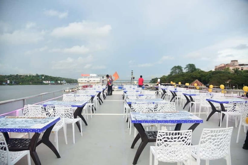 Goa: Triple Deck Family Dinner Cruise and Performances - A 4-hour Mandovi River cruise with three decks and a smart dinner plan