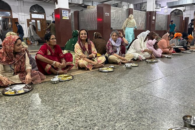 Golden Temple and Jallianwala Bagh Guided Tour - Stop 5 and the big highlight: Golden Temple and Langar operations