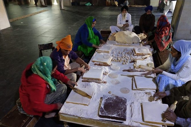 Golden Temple and Wagah Border Private Tour with Punjabi Lunch - Jallianwala Bagh memorial: a focused stop that needs the right pace