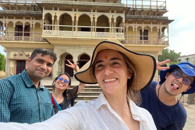 Golden Triangle Tour 3 Days - Flexible Itinerary with Local Guide - City Palace and Jantar Mantar: royal spaces and science in the same afternoon