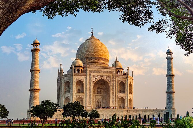Golden Triangle with Wildlife and Royal Castle Stay - Delhi: Mughal landmarks and Gandhi’s memorial, in one tight day