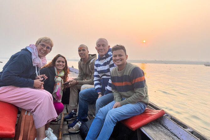 Guide francophone à varanasi - Rakesh - Stop 5, Ratneshwar Mahadev Temple: A Photographed Temple With a Visible Quirk