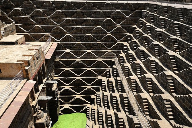 Guided Fatehpur Sikri & Abhaneri Tour From Agra To Jaipur By Car - Driver and guide experience, the real quality signal