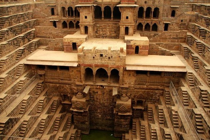 Guided Fatehpur Sikri & Abhaneri Tour From Agra To Jaipur By Car - Panch Mahal and Jodha Bai’s Palace: quick stops with good payoff
