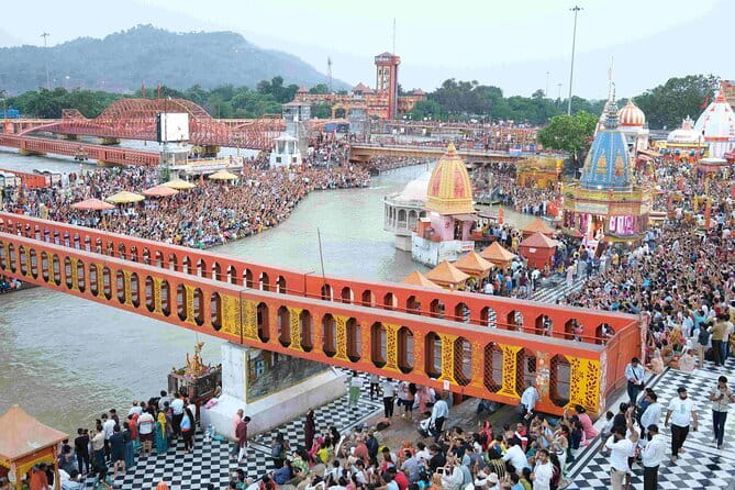 Guided Haridwar Walk with Ghats & Evening Ganga Aarti - Har Ki Pauri: where pilgrims gather and what your guide will point out