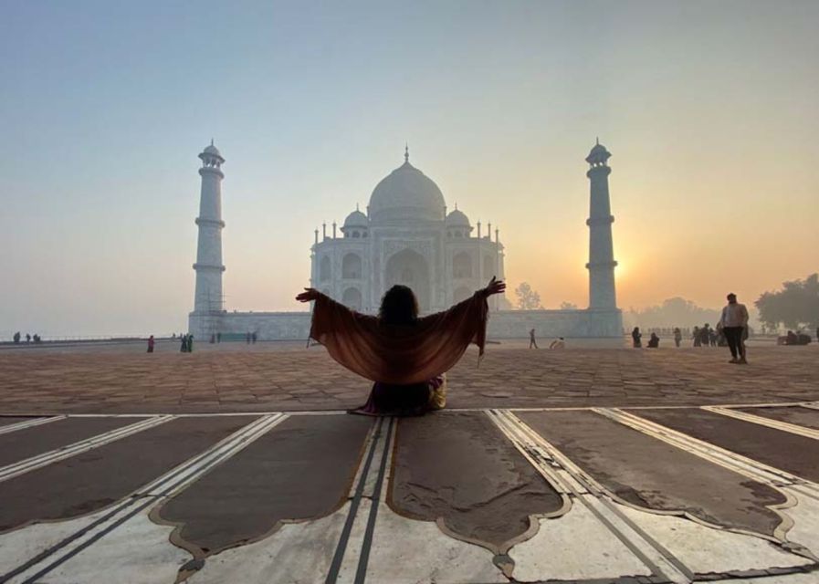 Guided Sunset Tour Of Taj Mahal with Skip-The-Line Entry - The guide experience: story, art, and photo planning
