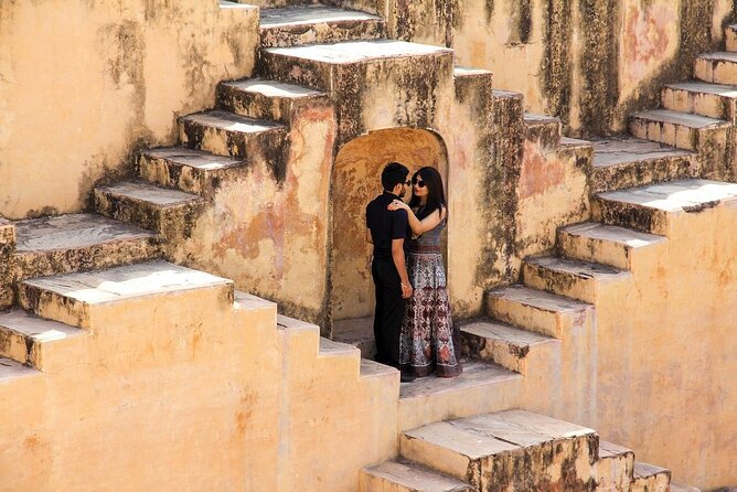 Half-Day Jaipur Sightseeing Tour with Guide Option - Entering Hawa Mahal, 953 windows, and how to shoot it well