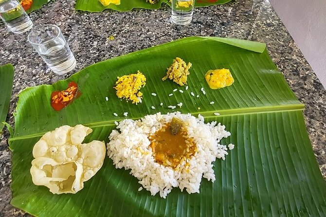 Half Day Village Backwater Eco Country Boat Cruise :Group Tour from Fort Cochin - Lunch on the included meal: vegetarian and very Kerala-style
