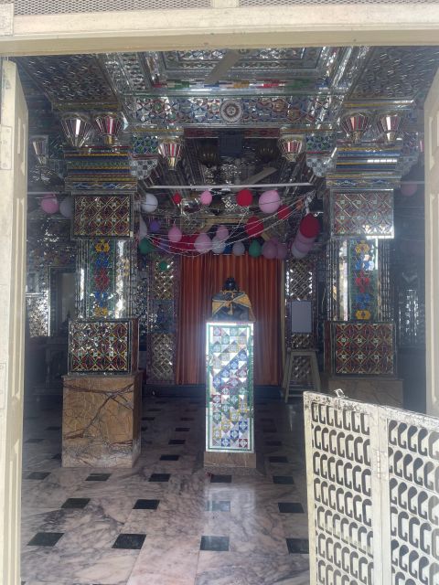 Heritage Walk, Local Markets & Food Tasting - Non Touristy - Meeting at Ganesh Art Emporium and Starting at Jagdish Chowk