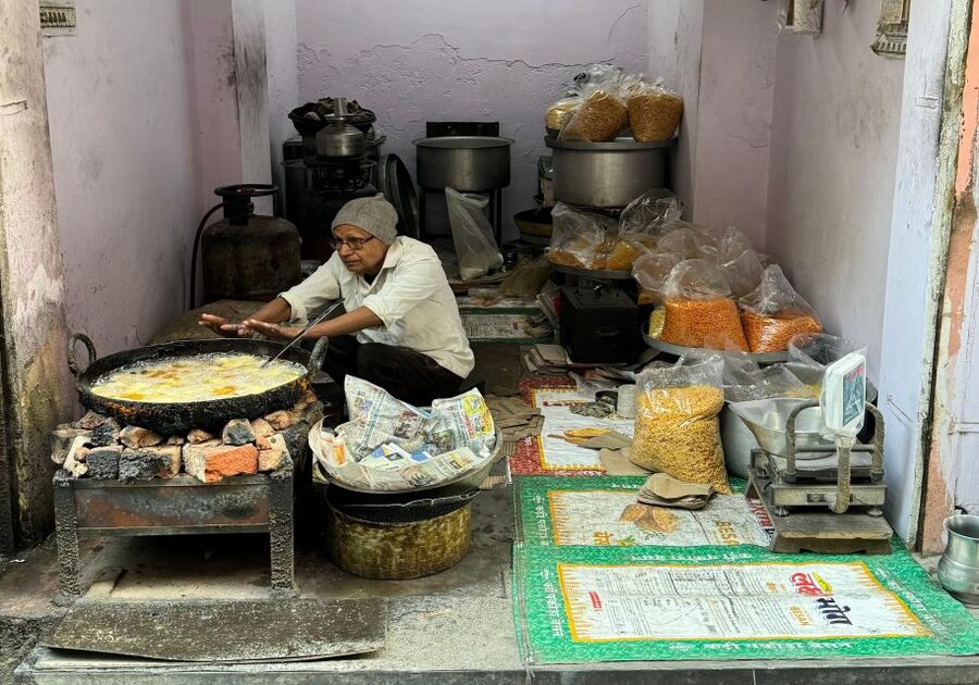 Heritage Walk & Street Food Tasting in Jaipur - What You’ll Eat (and How to Stay Comfortable)