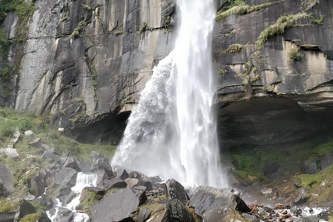 Himachal Tour Package - Morning Drive to Manali via Pandoh Dam and Kullu Valley Stops