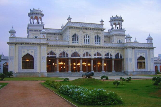 Hyderabad: A Private Full-Day Guided City Tour with Ethnic Lunch - Laad Bazaar: bangles, souvenirs, and a quick shopping reality check