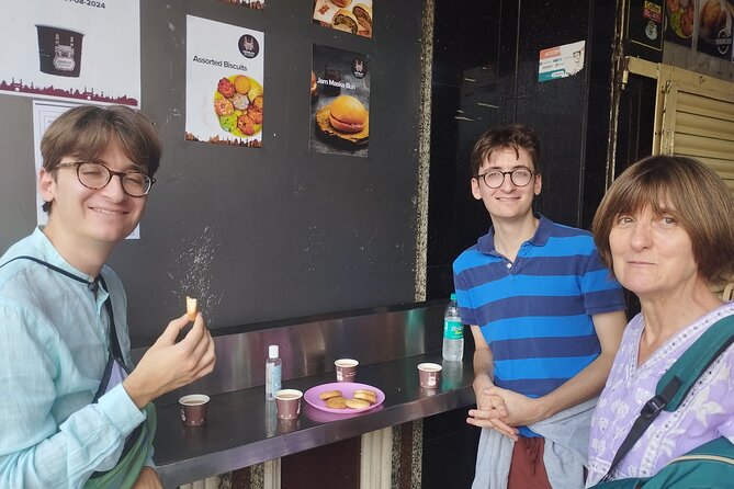 Hyderabad : Evening Street Food Tasting with Guided Old City Tour - Pathergatti Road and the stone streets feel