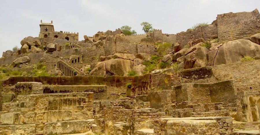 Hyderabad: Golconda Fort and Qutub Shahi Tombs Half-Day Tour - From mud fort to Bahmani palace, you’ll learn what to look for