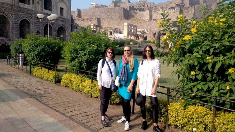Hyderabad: Golconda Fort and Qutub Shahi Tombs Half-Day Tour - Qutub Shahi Tombs: gardens first, then architecture details you can actually spot