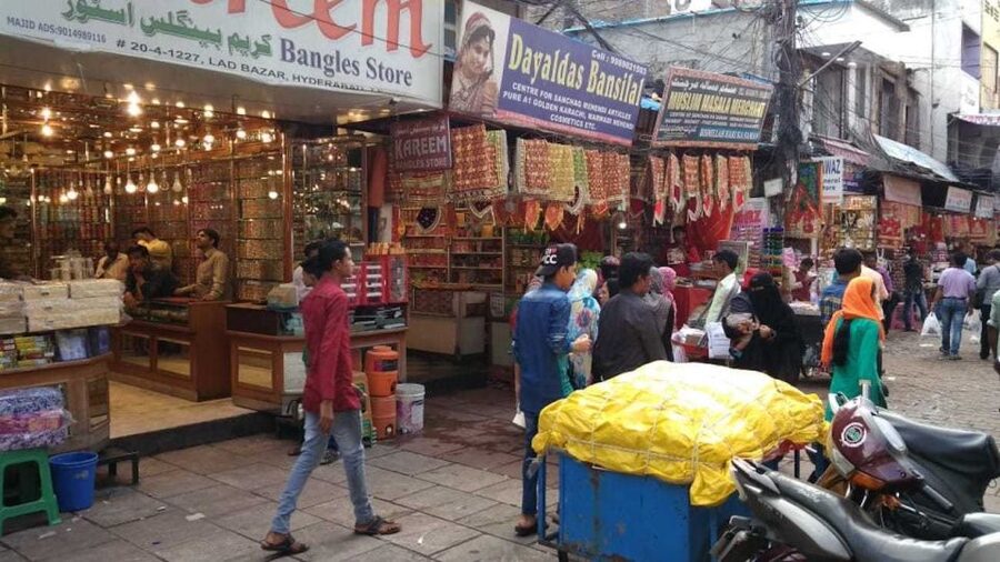 Hyderabad: Heritage Walking Tour of Old City and Charminar - Starting at Charminar: plague memory and a secret-tunnel legend