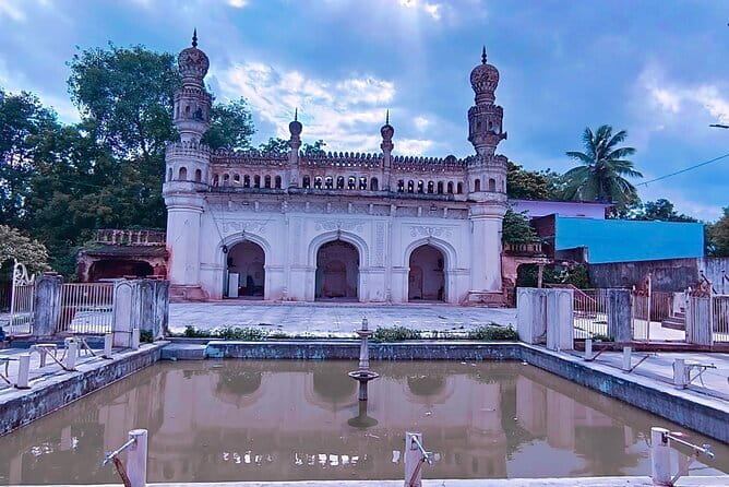 Hyderabad Highlights Guided City Tour and Chai Experience - Key Things You’ll Notice on This Hyderabad Highlights Tour