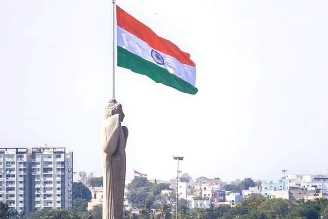 Hyderabad Highlights Guided City Tour and Chai Experience - Mir Alam Mandi Road: Where Old Residences Become Market Streets