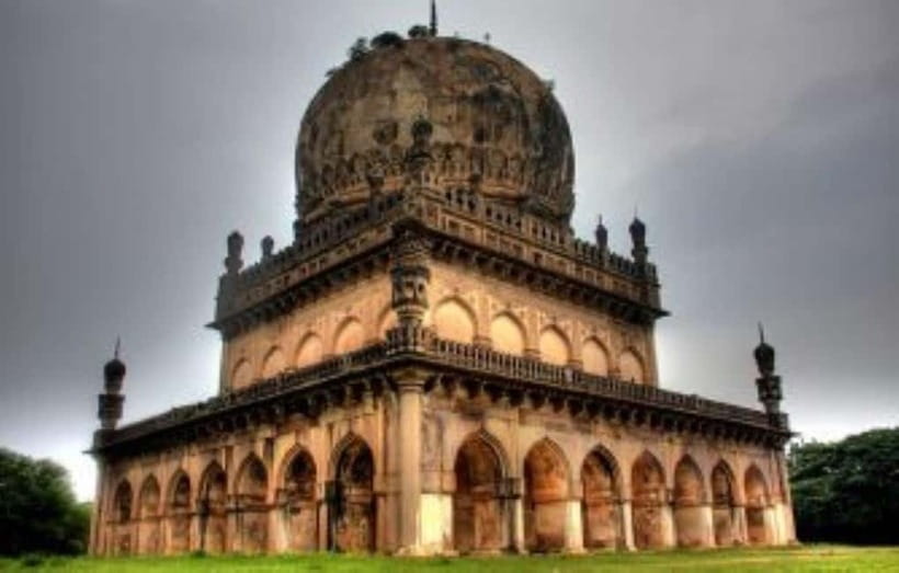Hyderabad Private Full-day Sightseeing Tour - Golconda Fort and Qutb Shahi Tombs, Acoustics, Legends, and Quiet Gardens