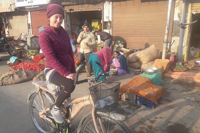 I Bike Inside Jaipur - Govind Devji Temple aarti: a morning ceremony moment